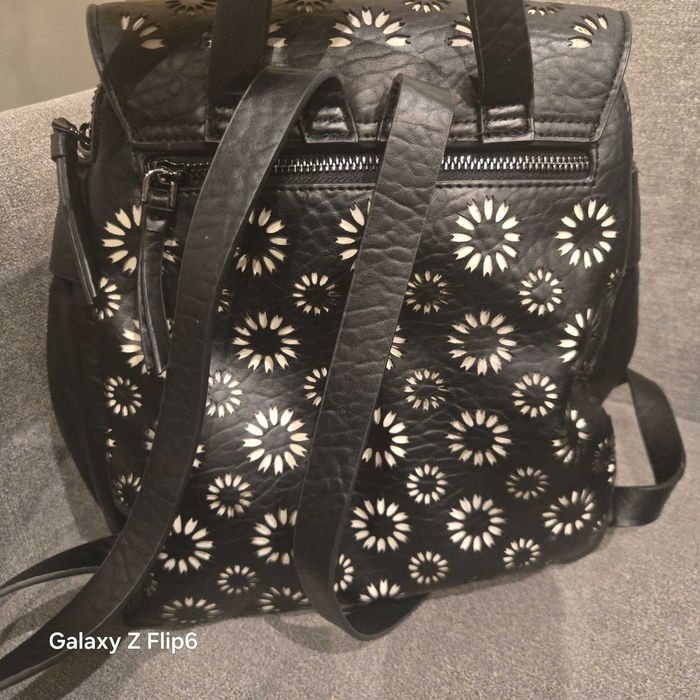 Дамска кожена раница