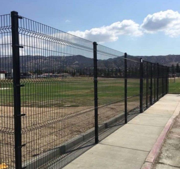 Executam garduri și porți la comanda clientului