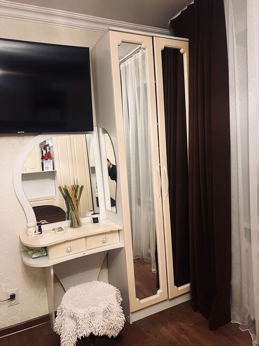 Продам спальный гарнитур