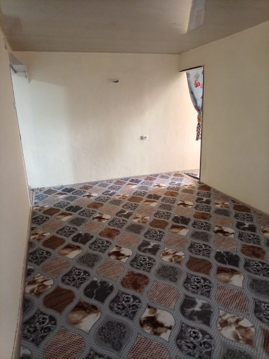 Срочно 2 хонали квартира сотилади. 1 этаж.