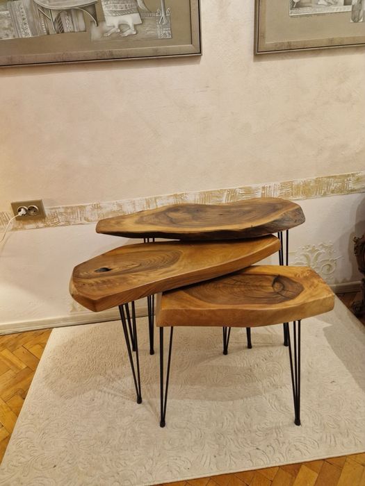 Два сета от маси с орехов плот