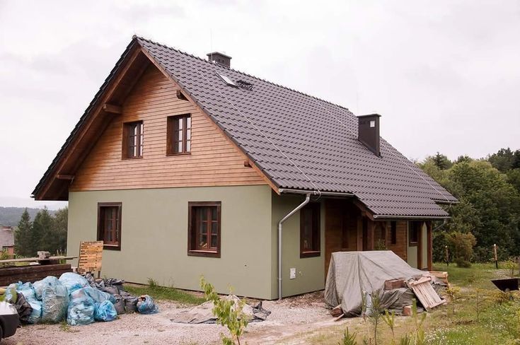 Vand case din panouri sandwich pe schelet metalic