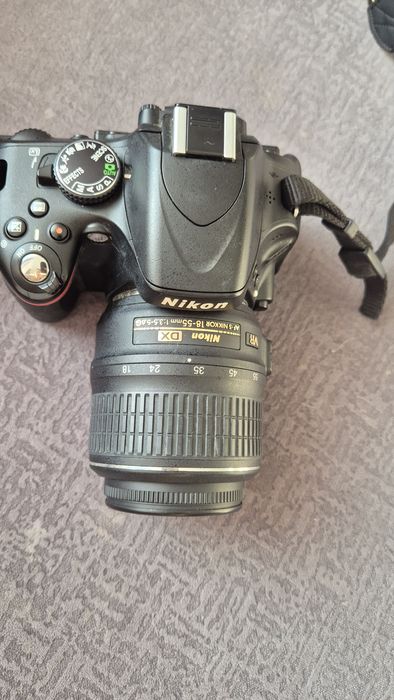 Продавам фотоапарат Nikon D5100