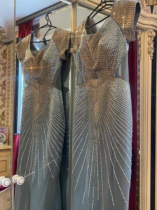 Вечернее платье шикарное