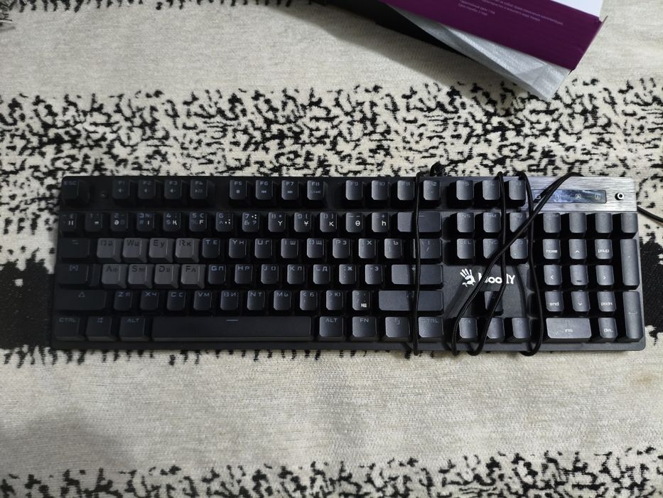 Клавиатура A4Tech Bloody B500N черный.