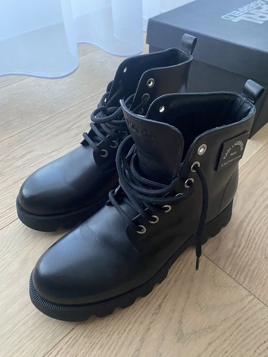 Bocanci Karl Legerleld, 38