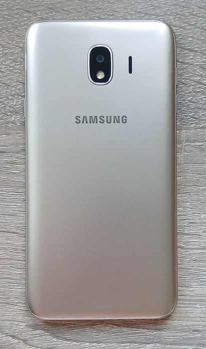 Samsung Galaxy J4 (SM-J400G/DS)