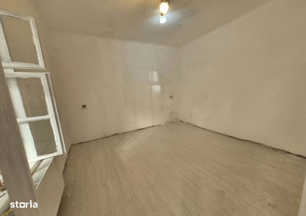 Casa Zona Politie Vf cu Dor,   1 singur vecin  teren 266mp