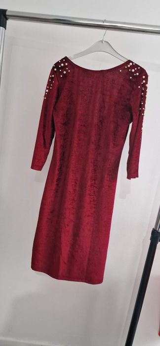 Rochie din catifea rosu cu accesorii