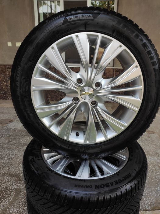 Балон в  камплект.215/55/17. IMPERIAL.