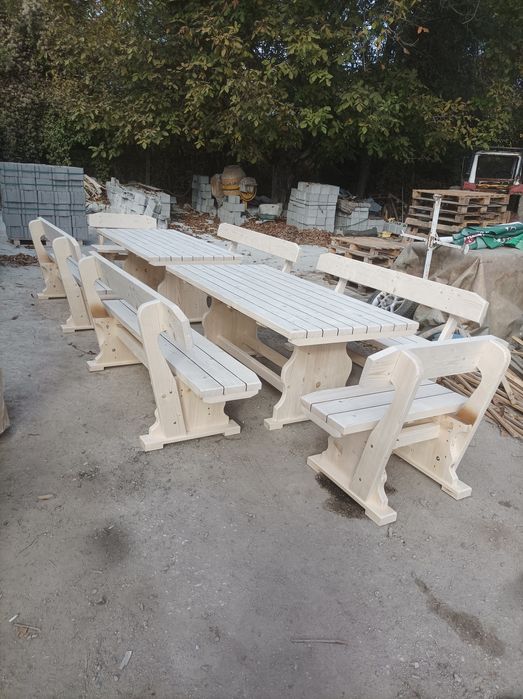 Баварски маси и пейки