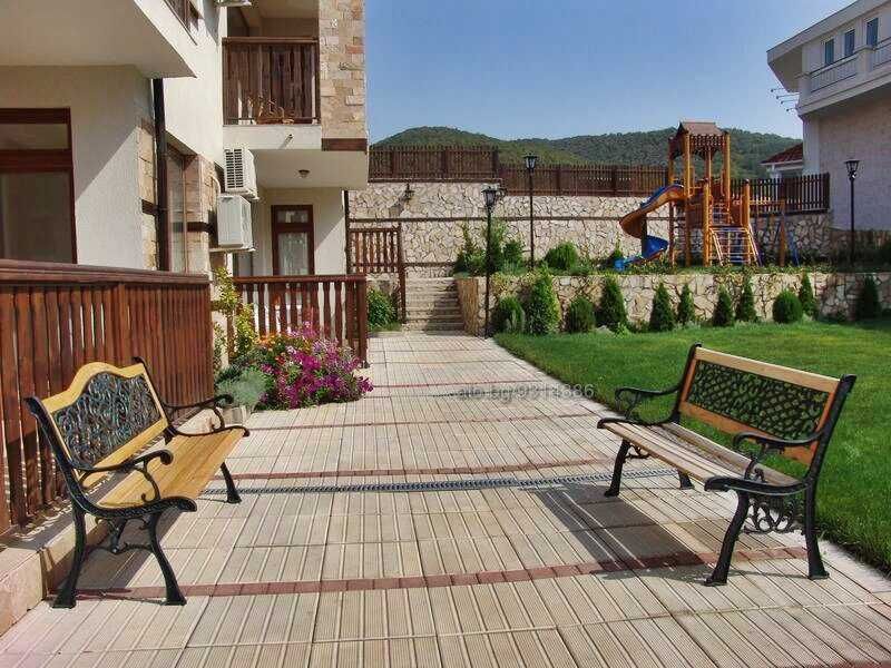 Продава се Тристаен апартамент в Свети Влас - 1000 кв.м за 59 €/кв.м - Снимка #12