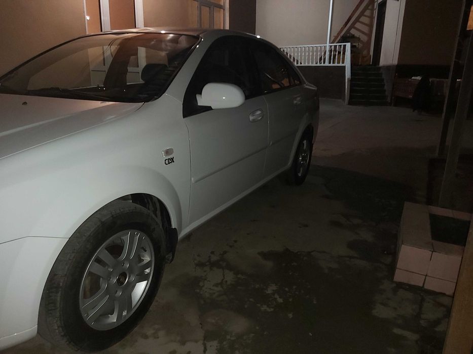 Lacetti avtomat 2013 3pozitsa 1.6mator 197000 probeg