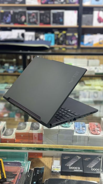 Asus tuf a16 R7 7735hs ddr5 8gb 512ssd rx7600 8gb 16wuxga ips 240hz