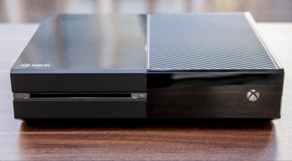 Продам Xbox one fat