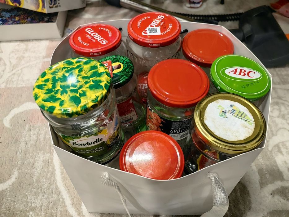 Отдам даром банки