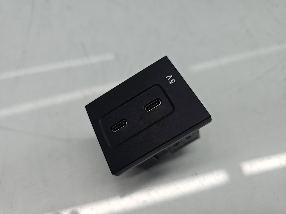 Conector auxiliar USB Mercedes Clasa A (W177) [Fabr 2019-2024] A247820