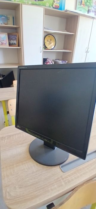 Kompyuter ekran sotiladi