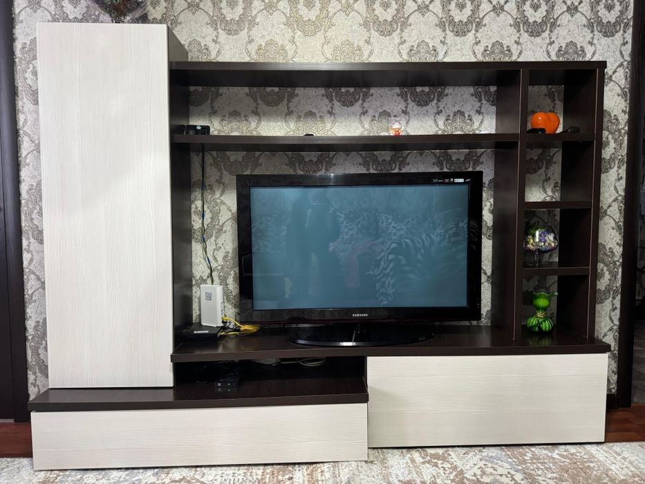 Продам тумбу под тв и телевизор