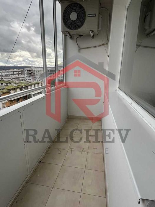 Тристаен апартамент с Морска панорама / Общината