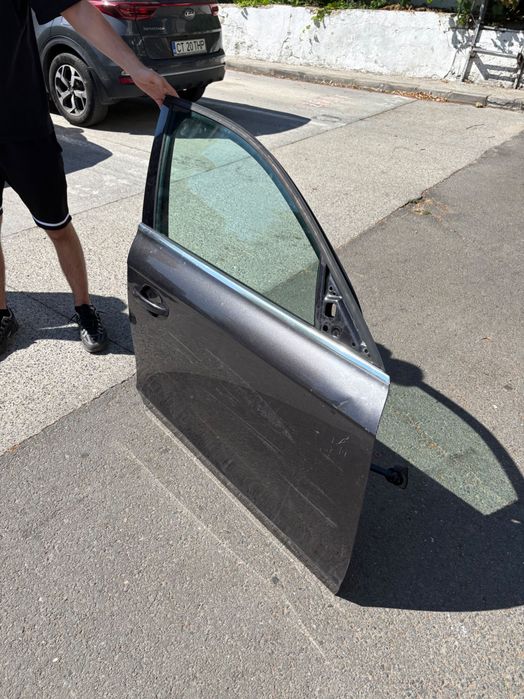 Portiera fata dreapta audi a4 b8 avariata