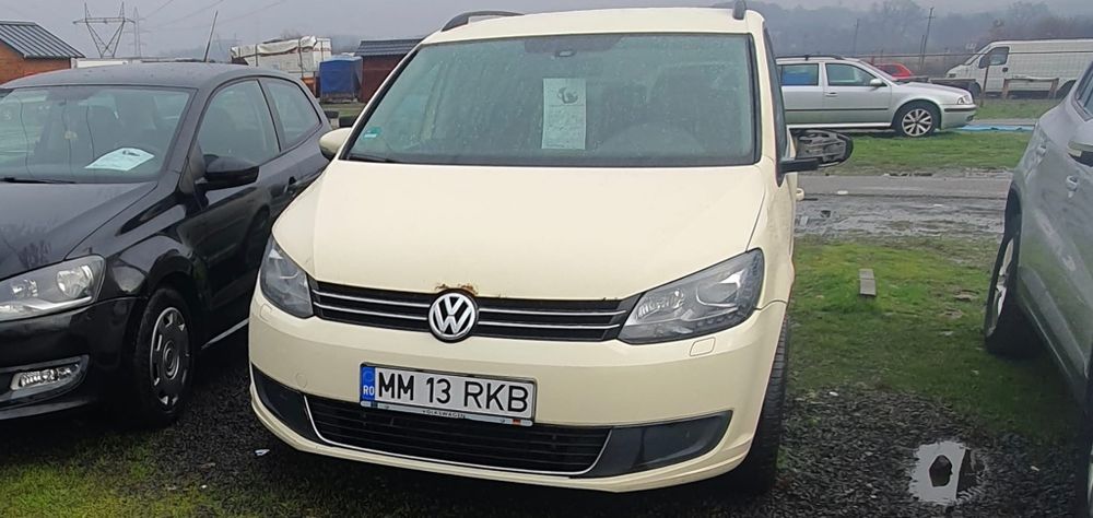 Vând Wolkswagen touran  automat DSG