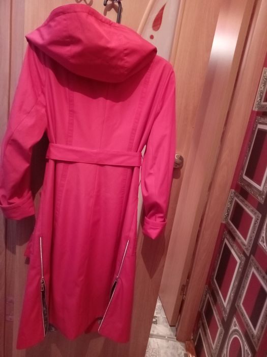 Продам женский плащ 50-52 размера