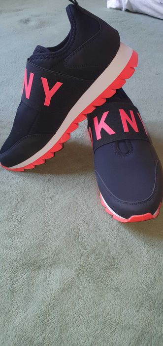 2 чифта маратонки DKNY 38.5