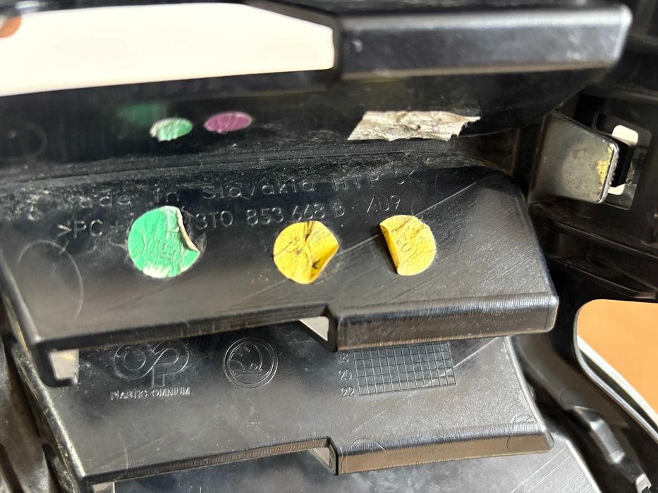 Grila radiator Skoda Superb 2 facelift dupa 2013 cod 3T0853668B