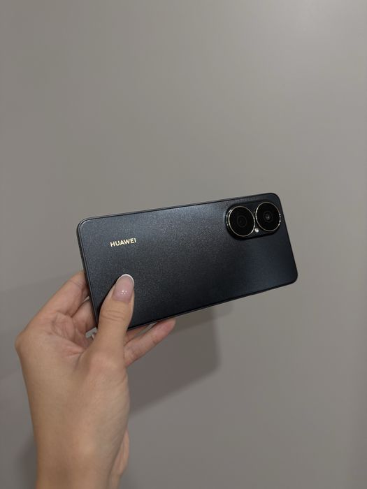 Продам смартфон Huawei