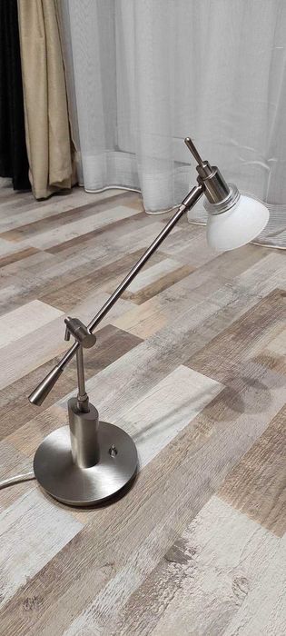 Настолна лампа с изключителен дизайн -Германия