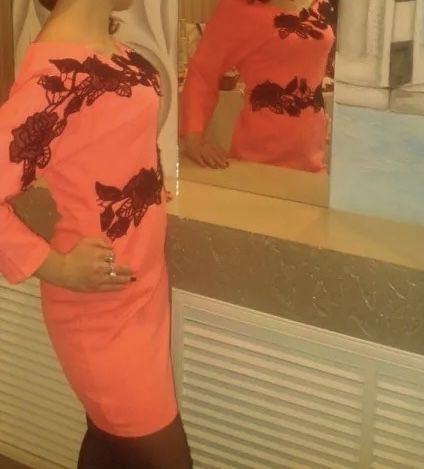 Продам короткое яркое платье