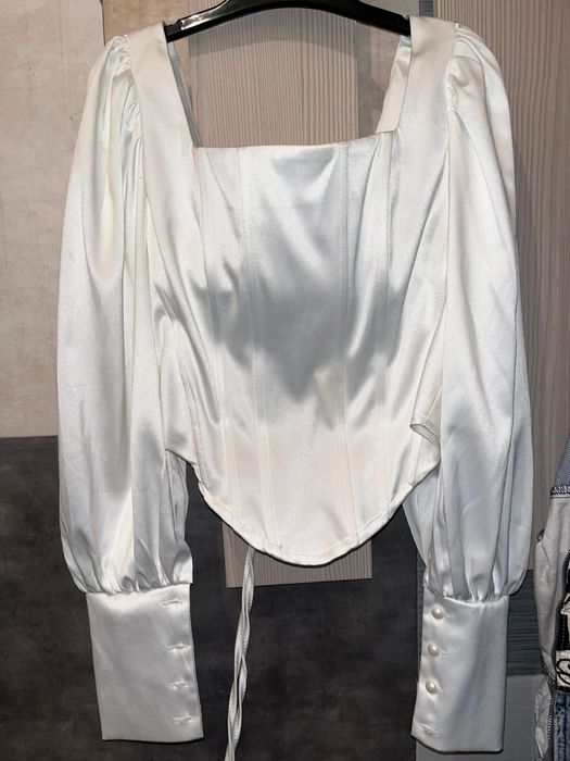 Корсет-кофта белого цвета