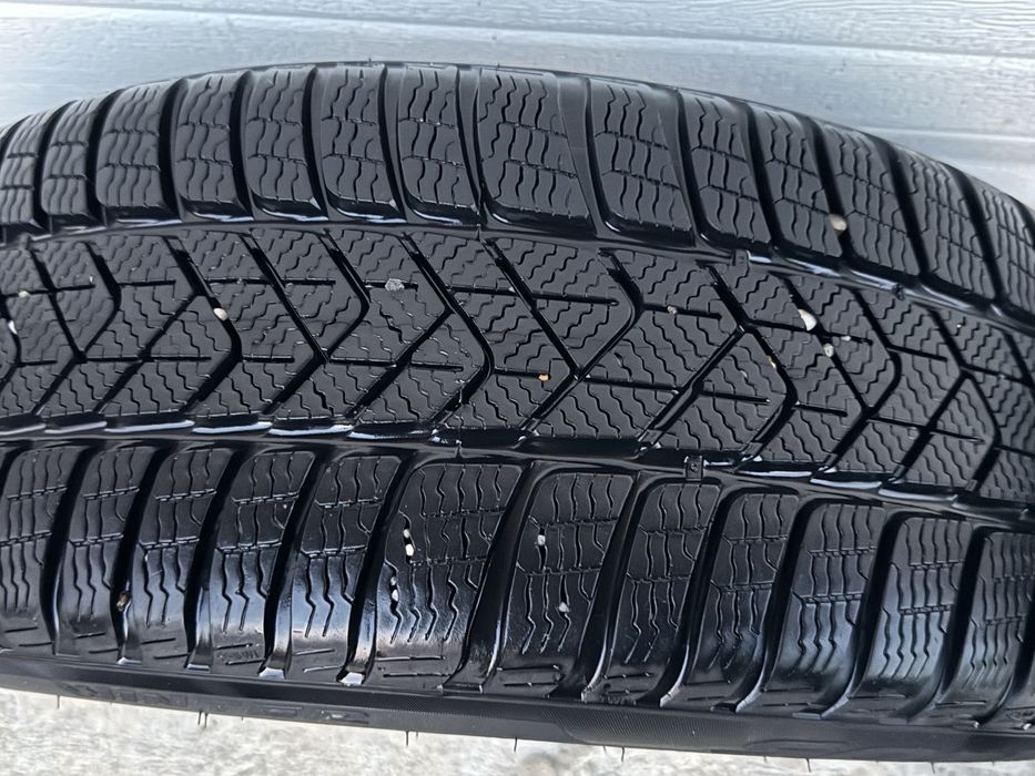 Vând jante originale BMW R17 echipate cu anvelope de iarna dot 2022