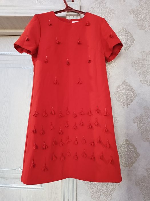 Продам платье 8000