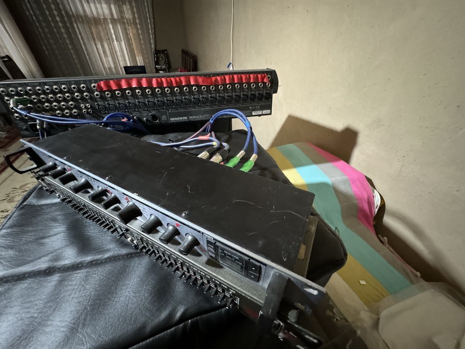 Micsher Mackie 32 kanalliy