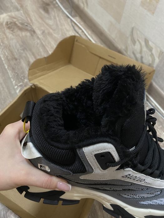 Теплые зимние кроссовки