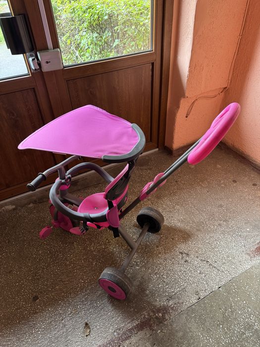 Vand tricicleta pentru copii. Culoare roz. Maner detasabil.
