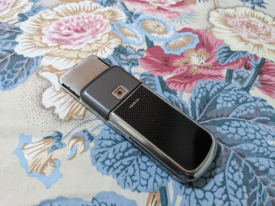 Nokia 8800 Arte Sapphire 1GB & Carbon 4GB