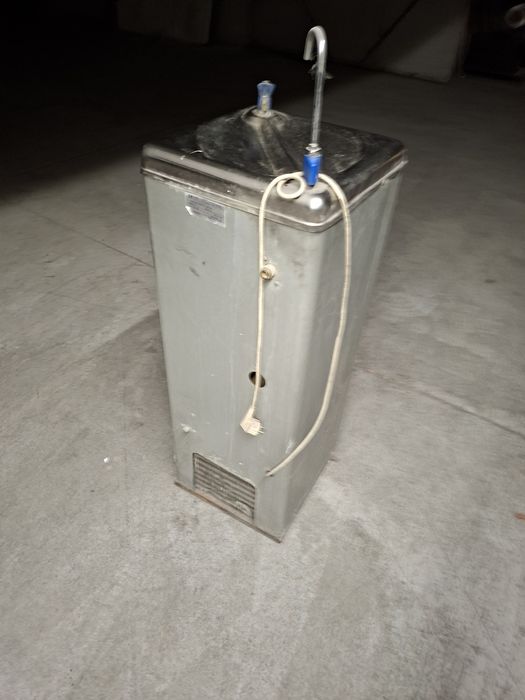 Диспенсер за вода