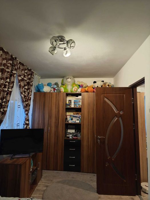 Vând apartament