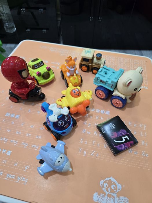 Игрушки машинки разные