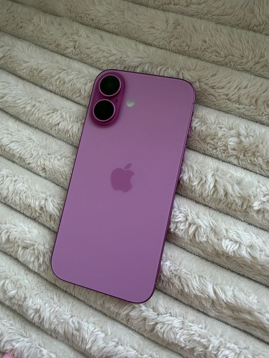 İPhone 16 розов