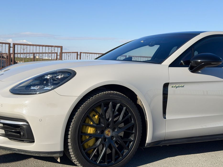Porsche Panamera 4 E-Hybrid 2019