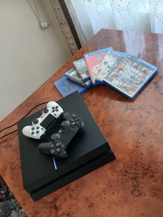 Ps4 в отличном состояние