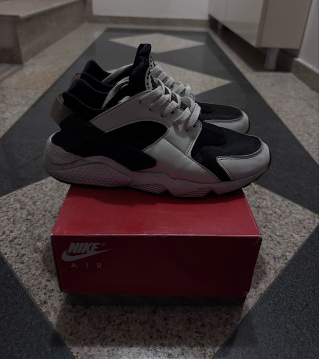 Оригинални Nike Huarache/JUST CAVALLI  обувки!