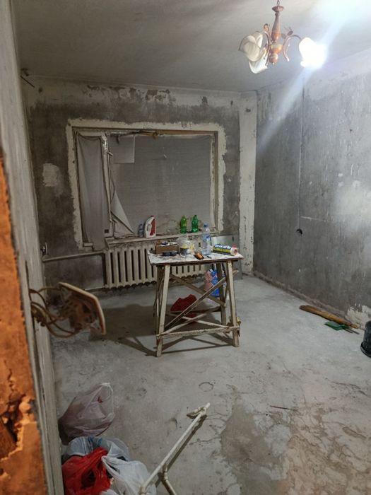 Юнусабад 14 метро Туркестан 1/4/4 Балкон 2х6м