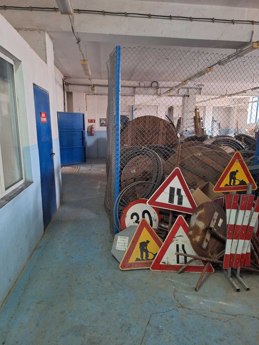 Продавам произ.-склад. база, с офиси, търгов. помещение и газстанция