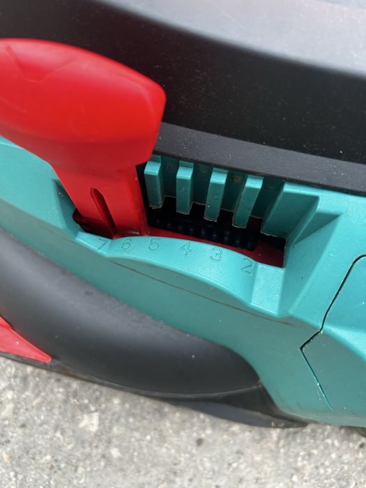 Акумулаторна косачка Bosch rotak 430li