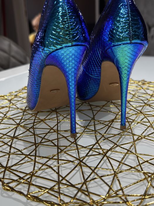 Pantofi cu pietre si pantofi turcoaz